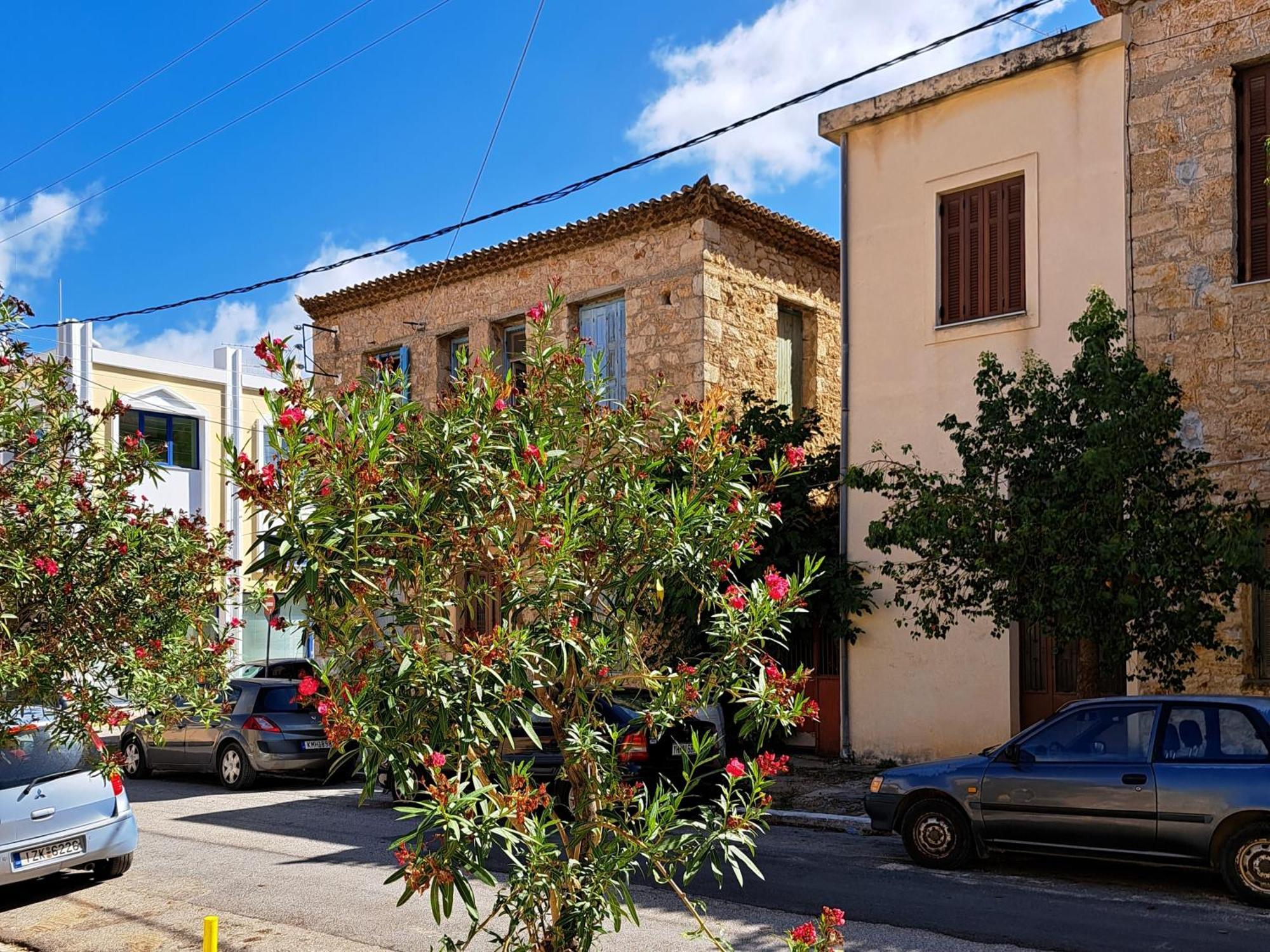 Family Stone Apartment Kyparissia Exterior foto